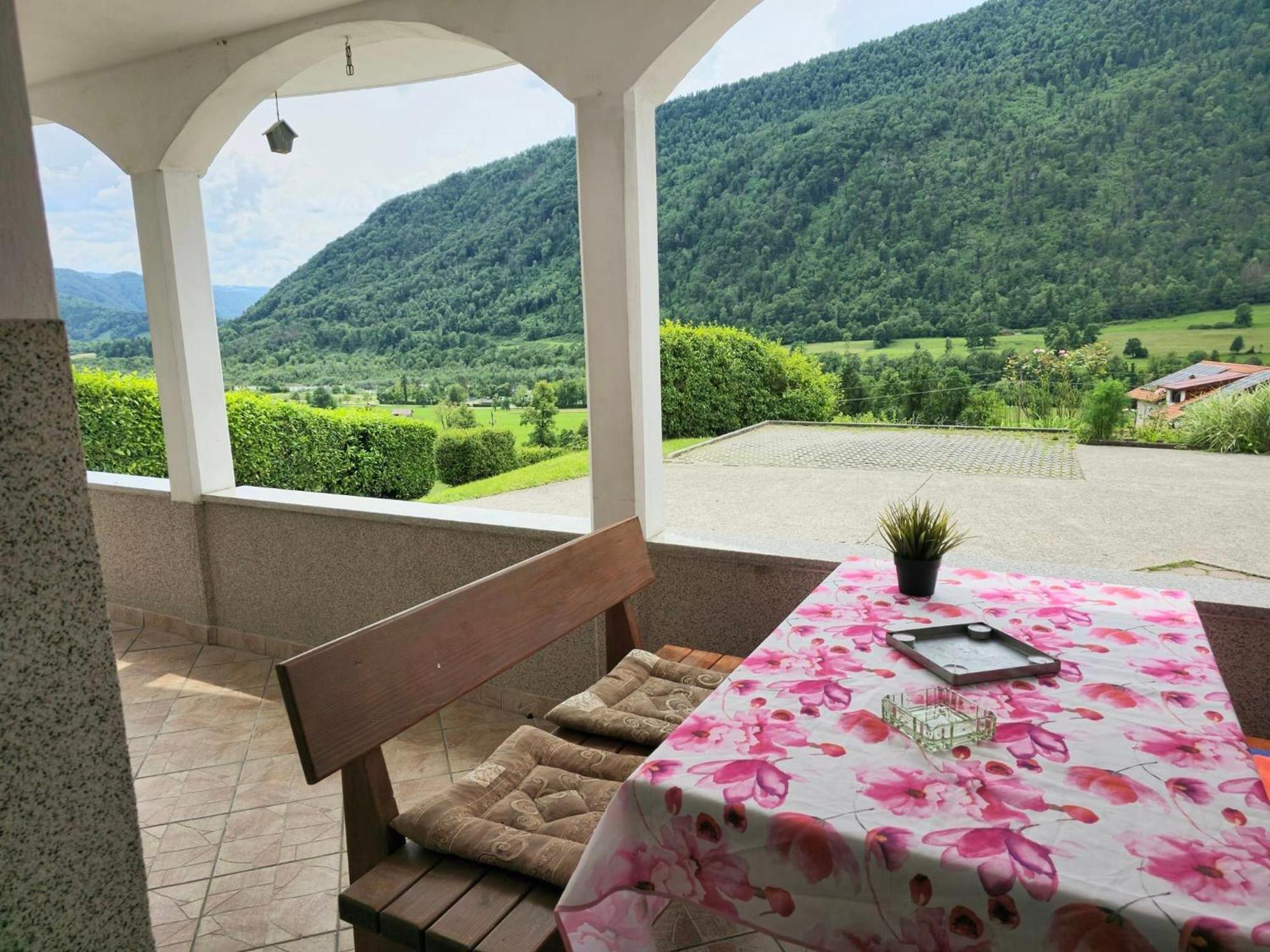 Holiday House Near The Soca River โทลมิน ภายนอก รูปภาพ
